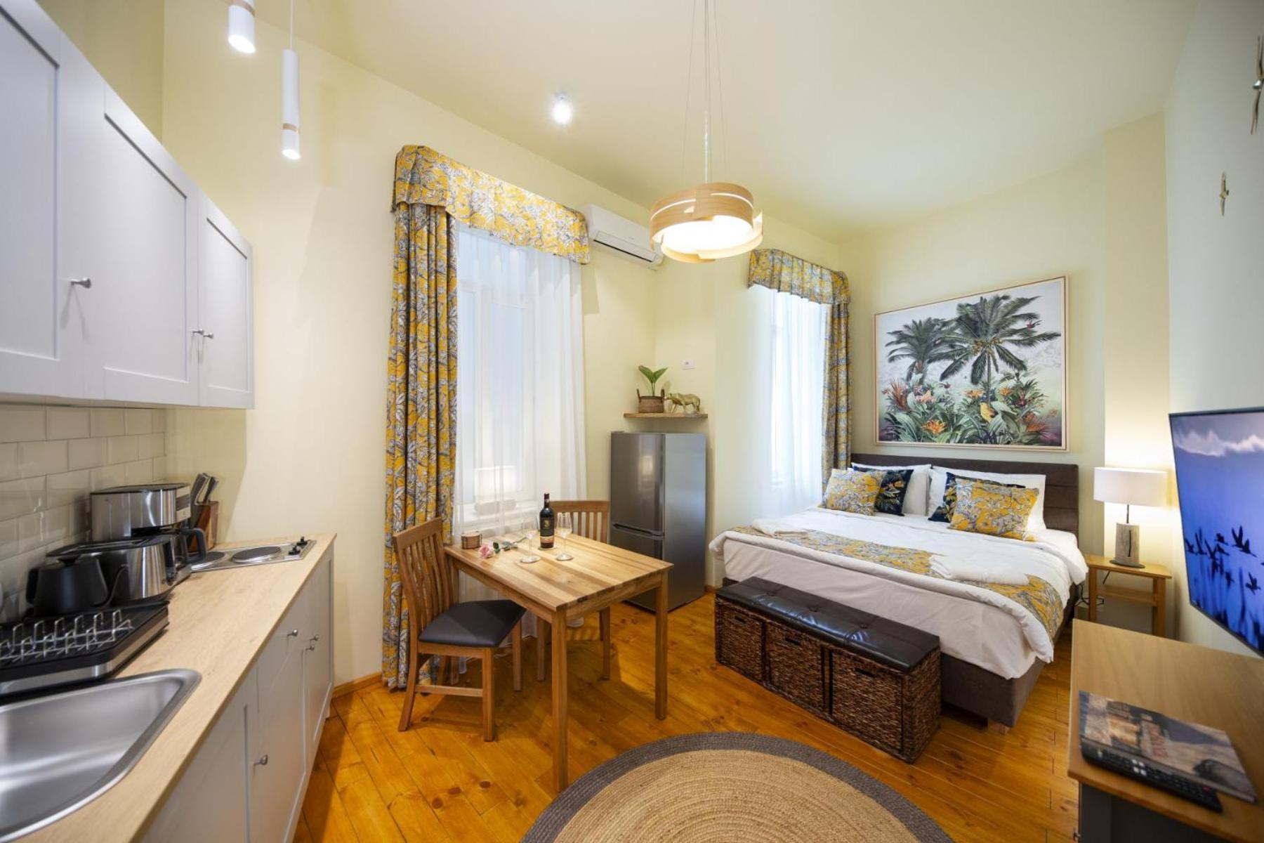 Rainforest Studio Downtown By Pretty Apartments Букурещ Екстериор снимка